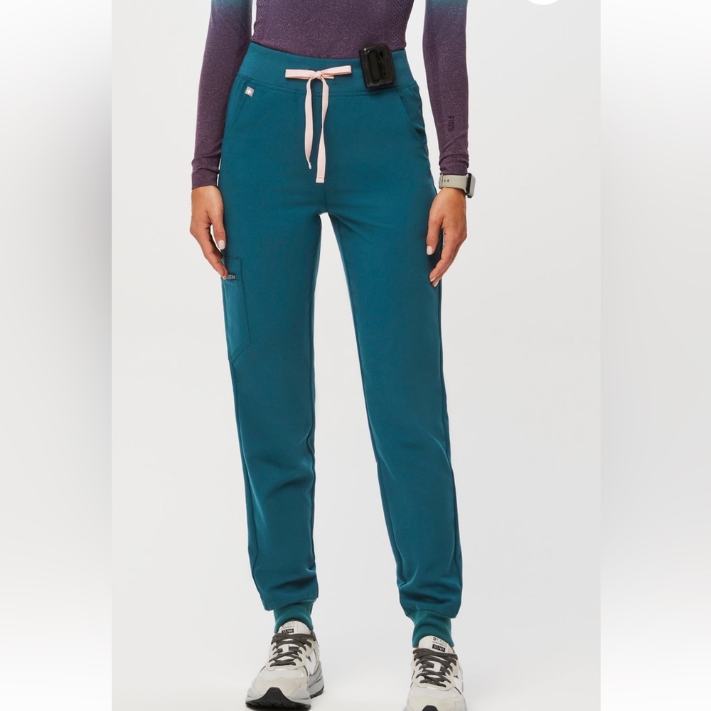 Zamora high waisted scrub pants